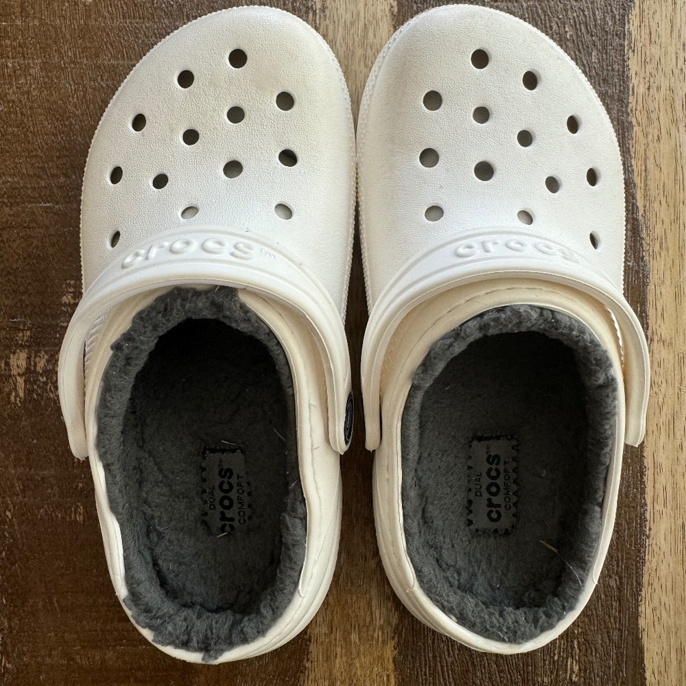 Crocs Kids Classic Lined Clogs, White/Grey, C12